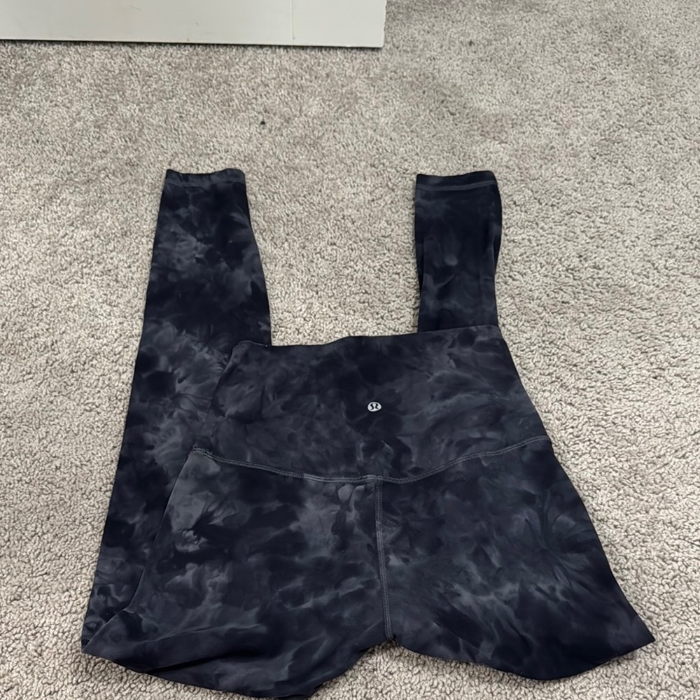 Lululemon diamond dye align leggings 28”size 6